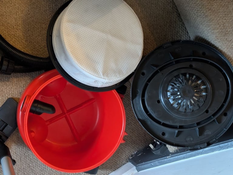 Numatic   Henry hoover vacuum cleaner VGC as new 