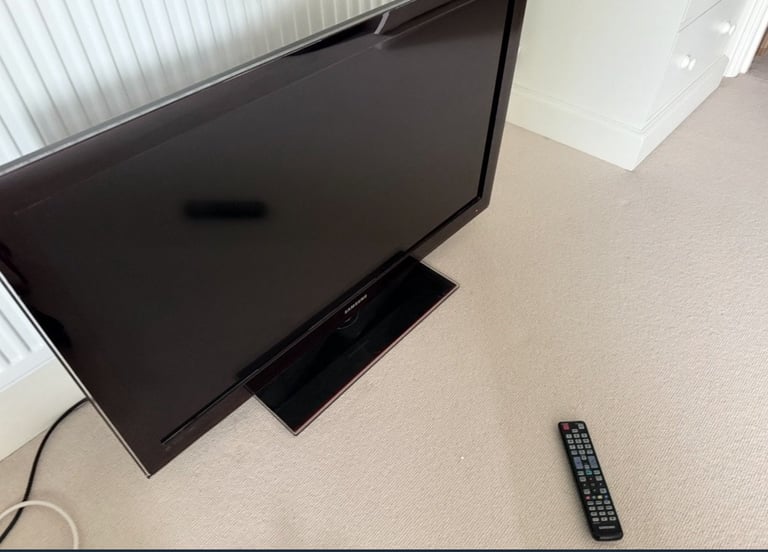 Samsung LE40C580 40-inch Widescreen Full HD 1080p LCD Television with Freeview HD