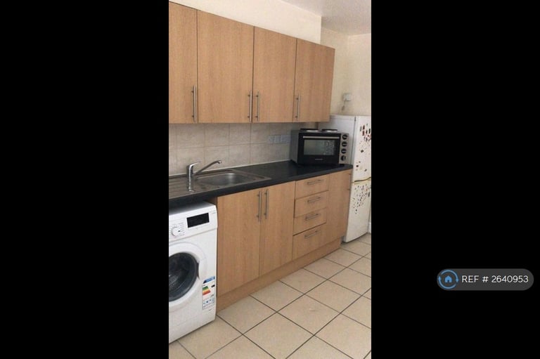 Studio flat in Mitcham Road, Croydon, CR0 (#2640953)