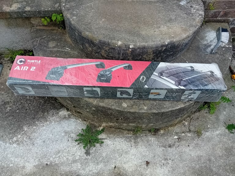 Turtle can carry Air 2 roof bars