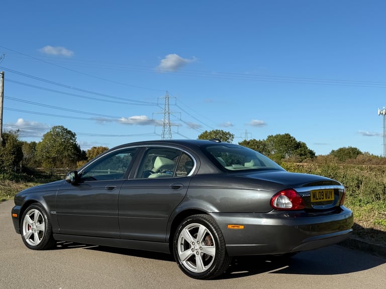 JAGUAR X-TYPE 2.2d SE 2009 4dr Auto Grey | Full Service History | MOT June 2026