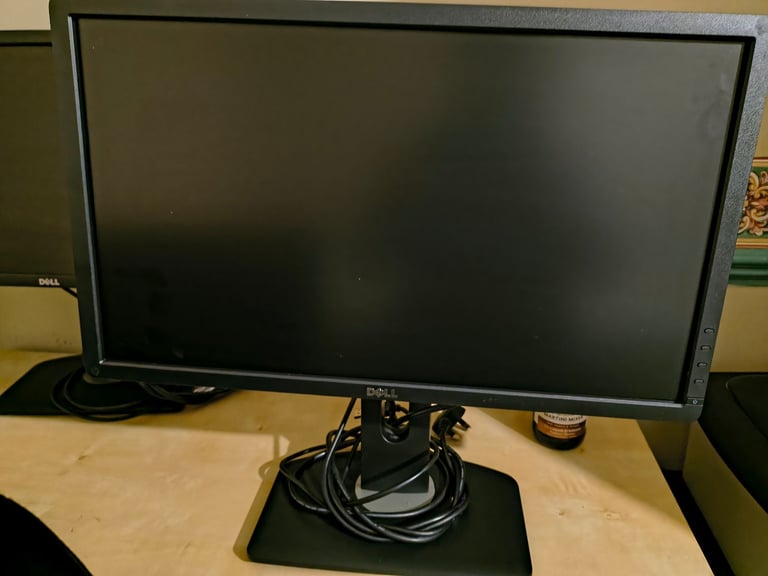 2 Dell monitors