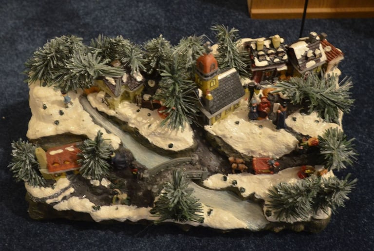 CHRISTMAS VILLAGE  DECORATION