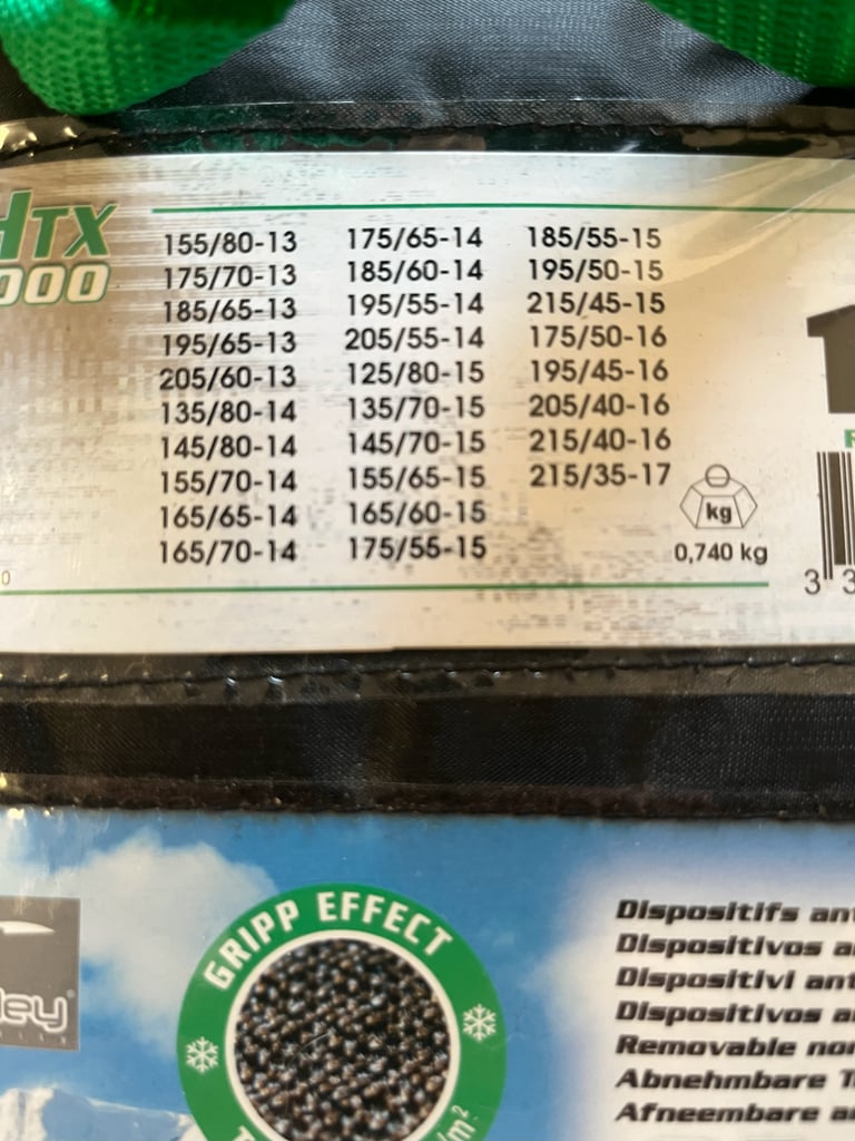 Snow socks for car tyres 