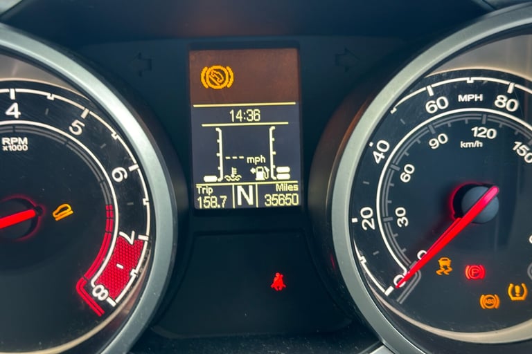  MG Gs 1.5 Tgi Exclusive Suv 5dr Petrol Manual Euro 6 s/s 160 Ps Petrol