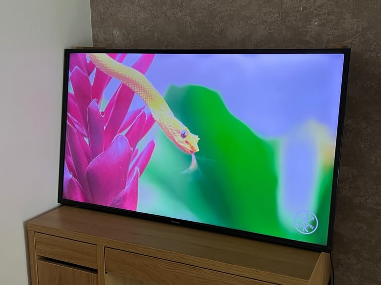 image for Hisense H49N5500UK 49inch 4K UHD Smart TV - Black - (2018 Model), Operating System VIDAA  