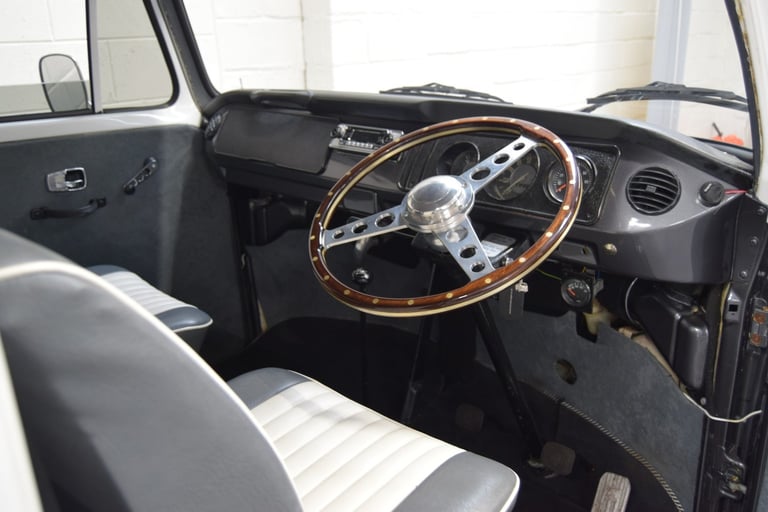1970 Volkswagen Camper Classic Car