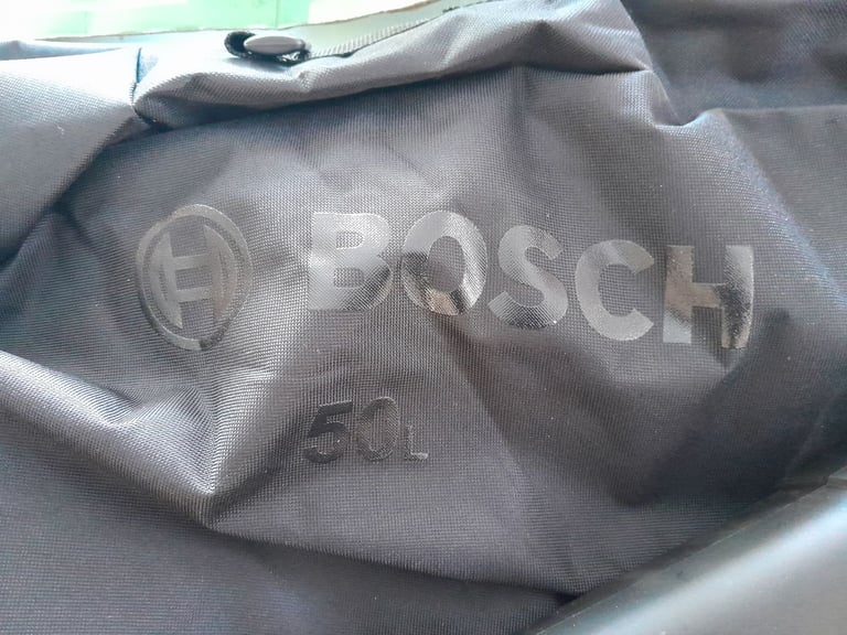 BOSCH Universal Garden Tidy 3000