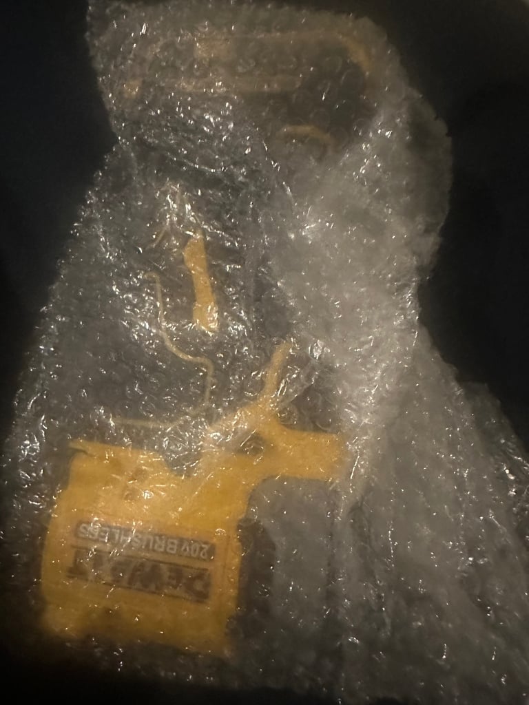 Dewalt impact gun and Dewalt battery 