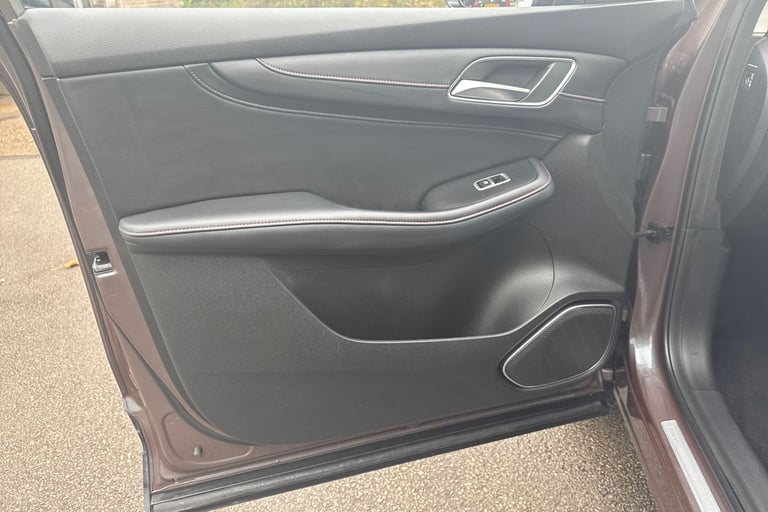 2024 MG MG HS 103407 Hatchback Automatic