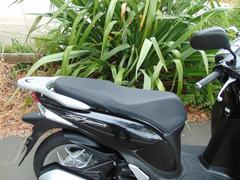 Honda ANC 125 F SH125 Automatic Scooter 2016 very low miles little used from new