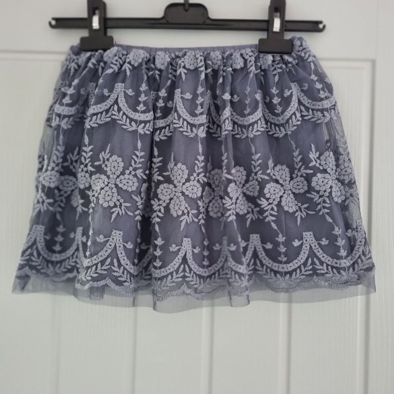 image for Next Girls Lace Lined Skirt. Ideal in Winter & Parties/Weddings Age 4-5 New.