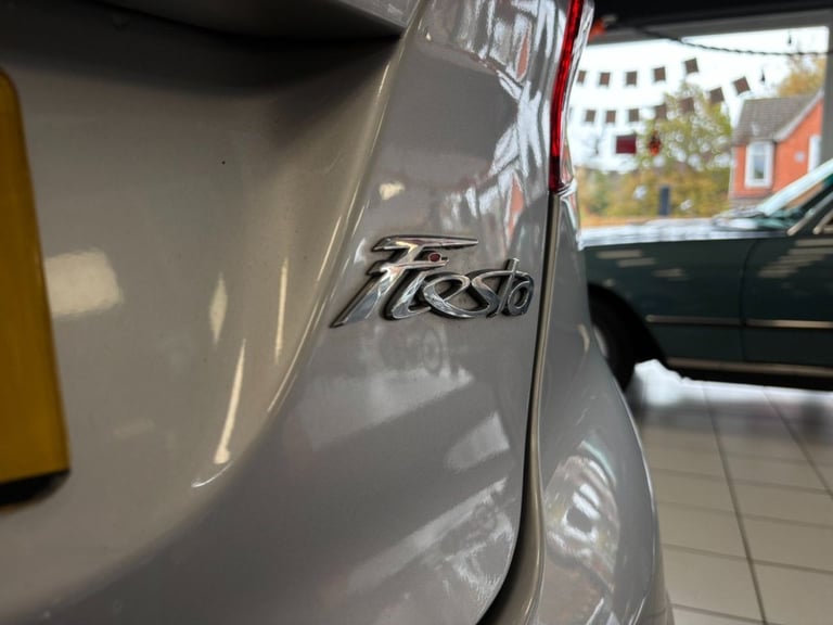 2014 Ford Fiesta 1.0T EcoBoost Zetec Hatchback 5dr Petrol Manual Euro 5 (s/s) (100 ps) Hatchback ...