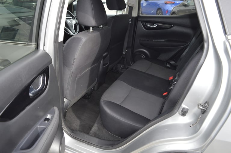 2016 Nissan Qashqai 1.2 DiG-T N-Connecta 5dr Xtronic 2016 3 OWNER SAT NAV AUTO HATCHBACK Petrol A...