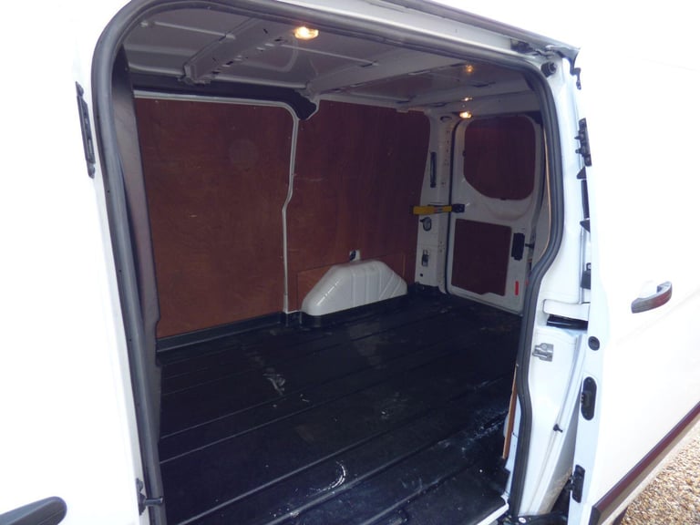 FORD TRANSIT CUSTOM 2.0 300 EcoBlue Trend AUTOMATIC **ALSO COMES WITH 15 MONTHS