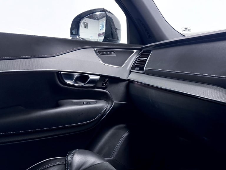 2022 Volvo XC90 2.0h T8 Recharge 18.8kWh R-Design SUV 5dr Petrol Plug-in Hybrid Auto 4WD Eu ESTAT...