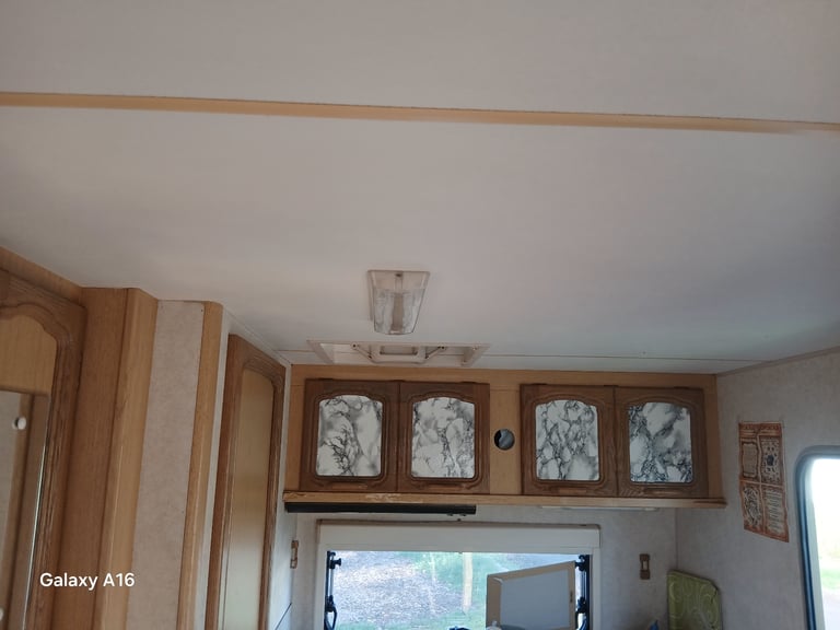 For sale 2/3 berth caravan