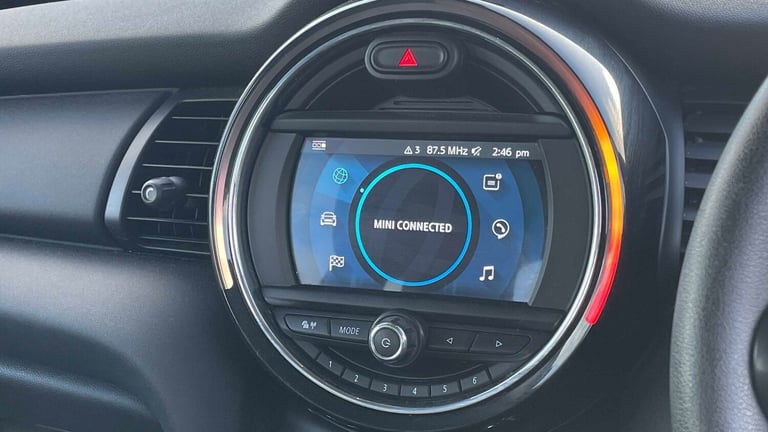 2020 MINI Hatch 1.5 One Classic II 5dr [Comfort/Nav Pack] HATCHBACK PETROL Manual