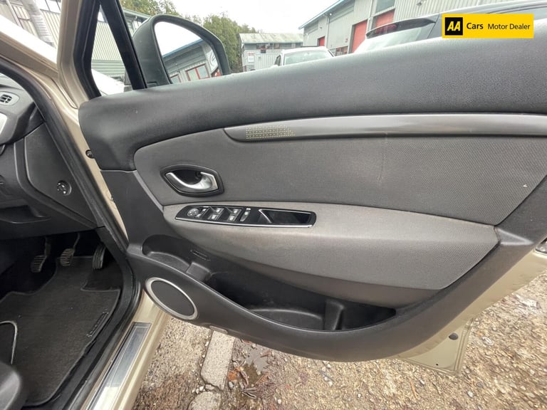 2010 Renault Scenic 1.5 dCi Dynamique TomTom MPV 5dr Diesel Manual Euro 4 (106 ps) MPV Diesel Manual