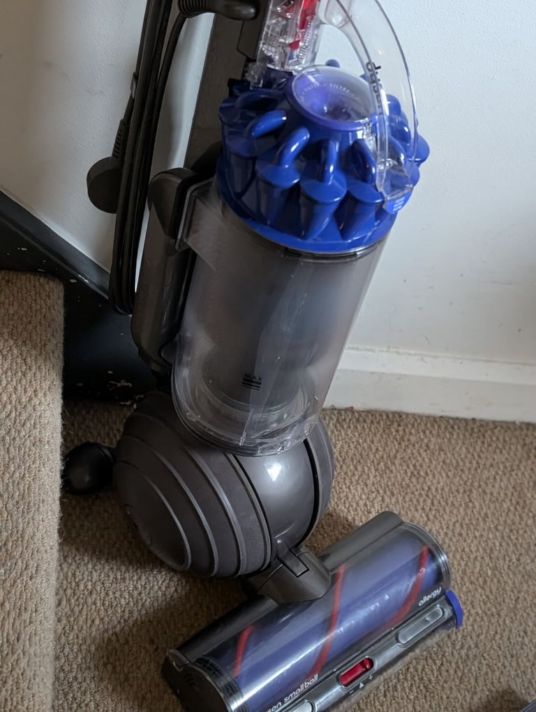 Dyson up22 multifloors vacuum cleaner VGC as new 