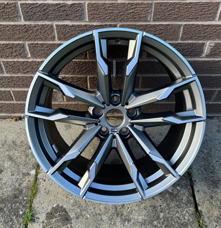 image for BMW 19” M800 two tone Cerium Grey alloy wheel