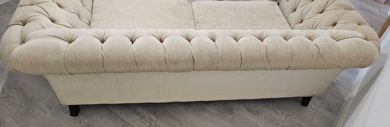 Chesterfield 3 seater sofa excellent condition