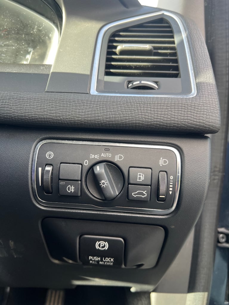 Volvo, XC60, Estate, 2013, Semi-Auto, 2400 (cc), 5 doors