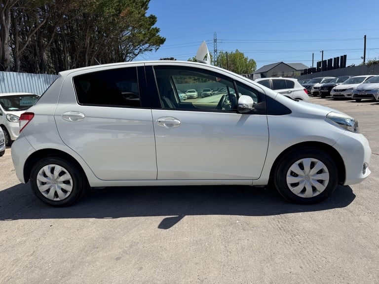 2012 Toyota Vitz YARIS 1.3 5DR AUTO Hatchback Petrol Automatic