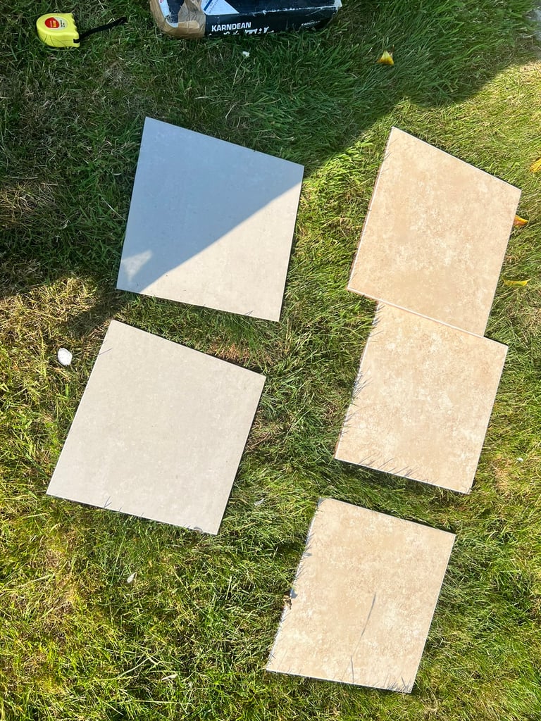 Misc floor tiles - 5x pieces free to collect 