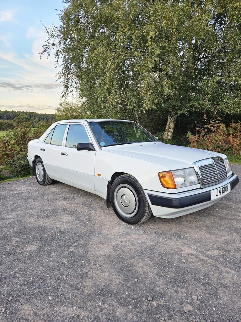 1992 Mercedes-Benz 200E
