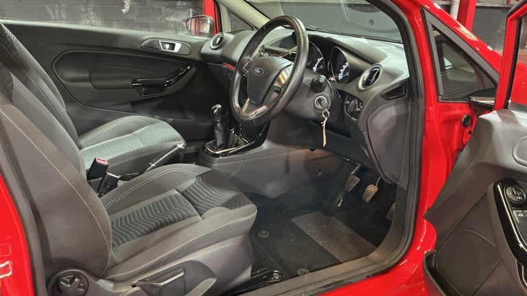 FINANCE AVAILABLE 2016 FORD FORD FIESTA 1.0 T EcoBoost Zetec LONG MOT 2 KEYS