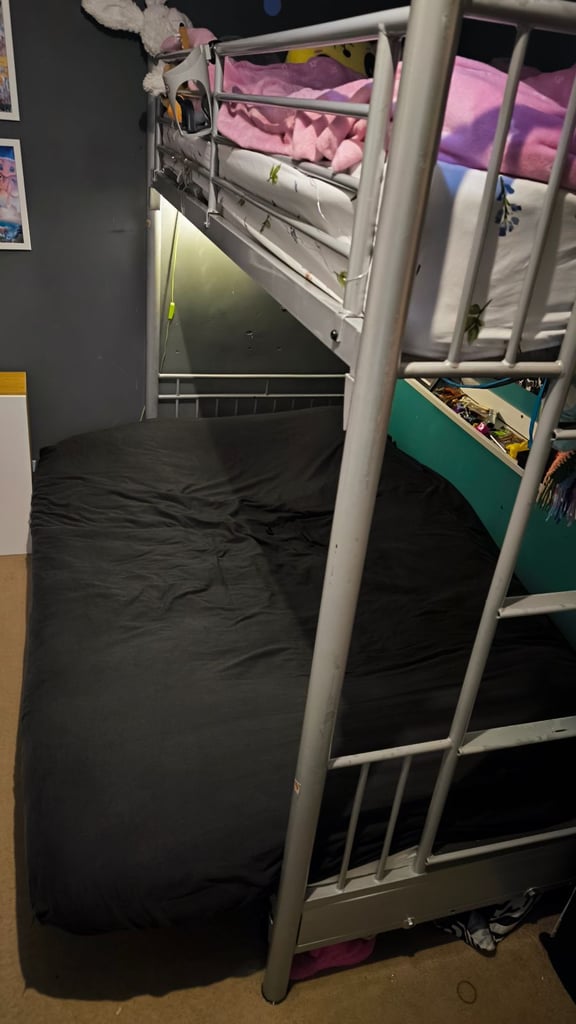 Triple bunk bed with double futon 
