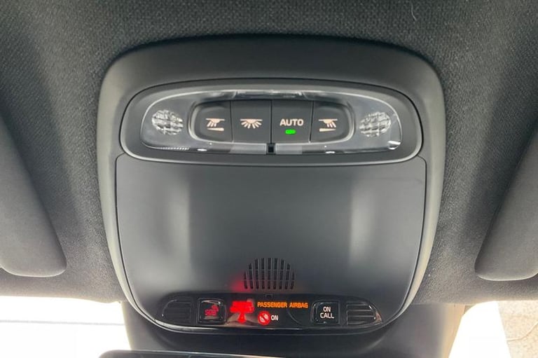 2020 Volvo XC40 2.0 B4P R DESIGN Pro 5dr Auto Semi-Auto Estate Petrol Semi Automatic