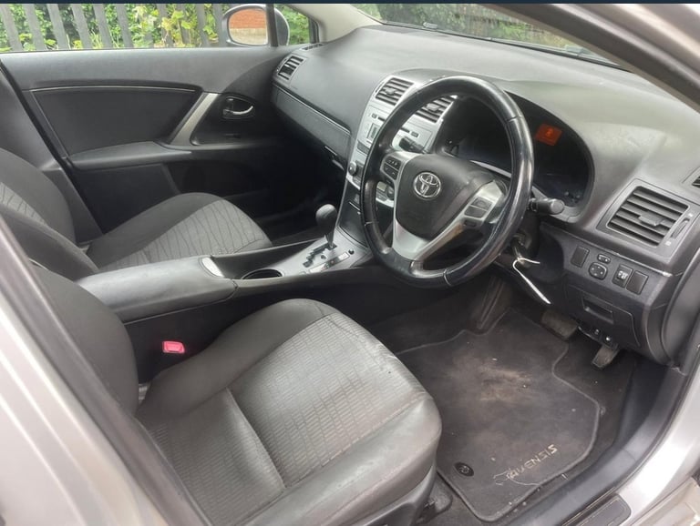 Toyota, AVENSIS, Saloon, 2013, Semi-Auto, 1798 (cc), 4 doors