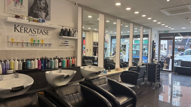 Join Our Hair Salon: Flexible Chair Rentals for Freelance Stylists in Hampstead NW3!