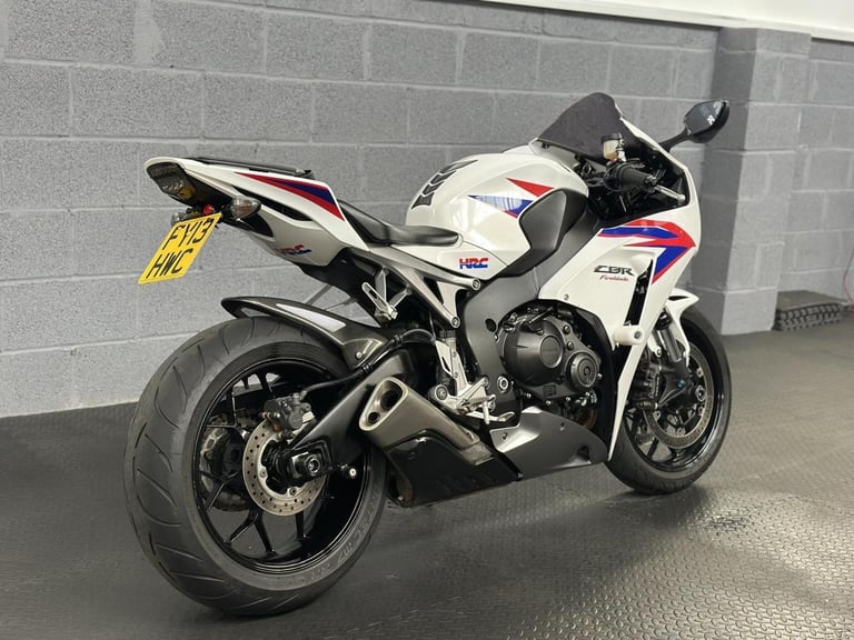 2013 Honda CBR1000RR Fireblade 1000 Super Sports Petrol Manual (178 ps)