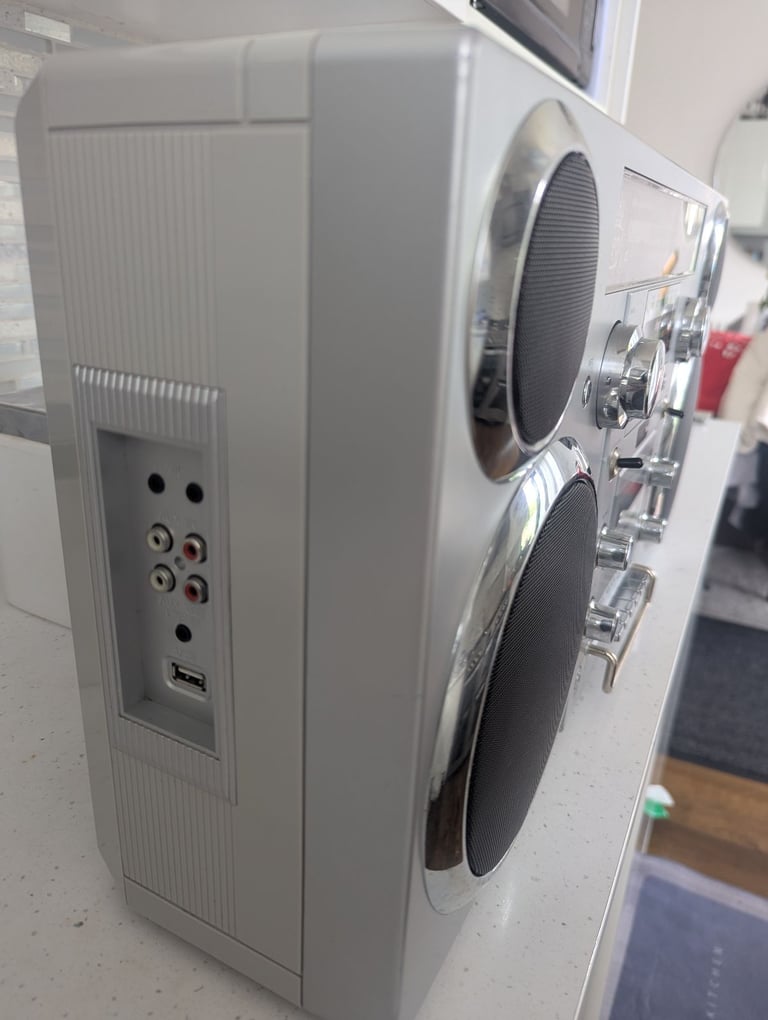 GPO Brooklyn 1980's Style Retro Boombox