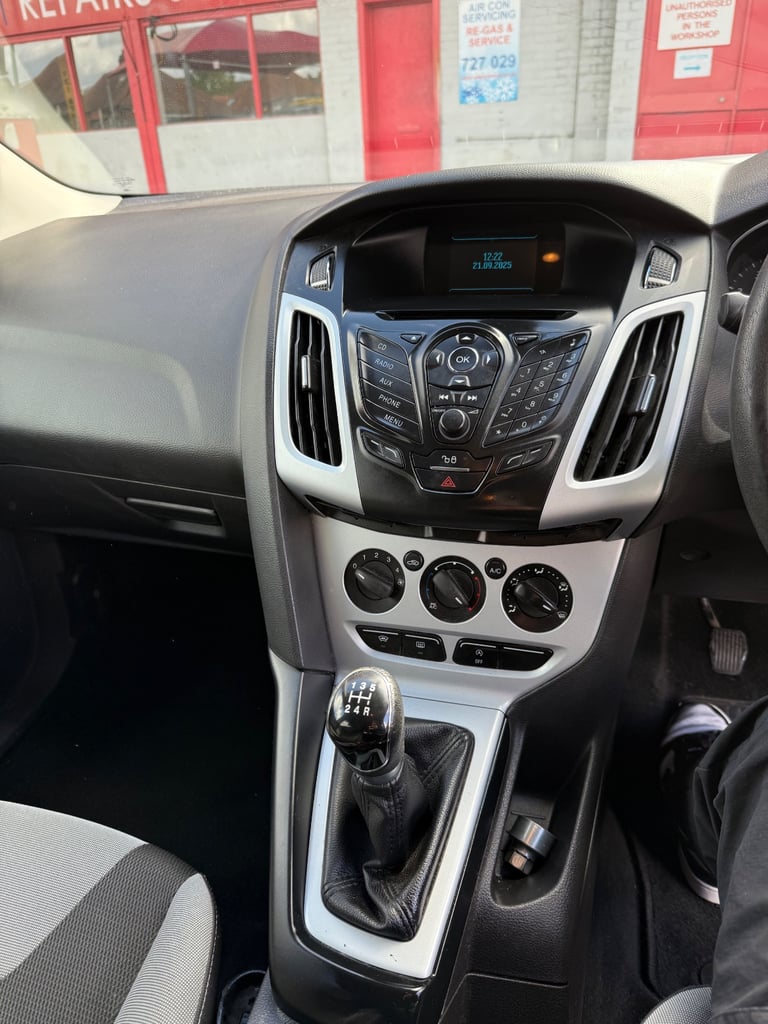 Ford, FOCUS, Hatchback, 2014, Manual, 998 (cc), 5 doors