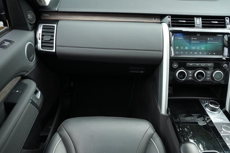 2019 Land Rover Discovery 3.0 SD V6 HSE Auto 4WD Euro 6 (s/s) 5dr ESTATE Diesel Automatic