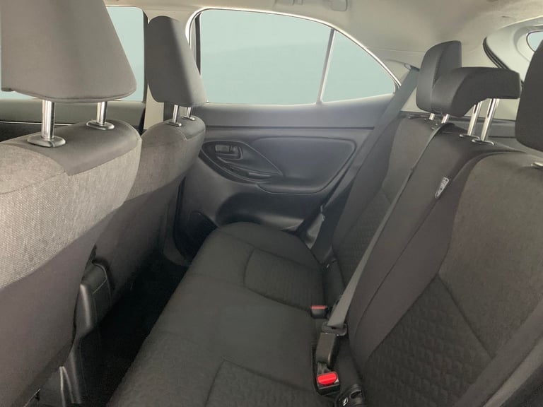 2024 Toyota Yaris Cross 1.5 VVT-h Icon SUV 5dr Petrol Hybrid E-CVT Euro 6 (s/s) (116 ps) - REVERS...