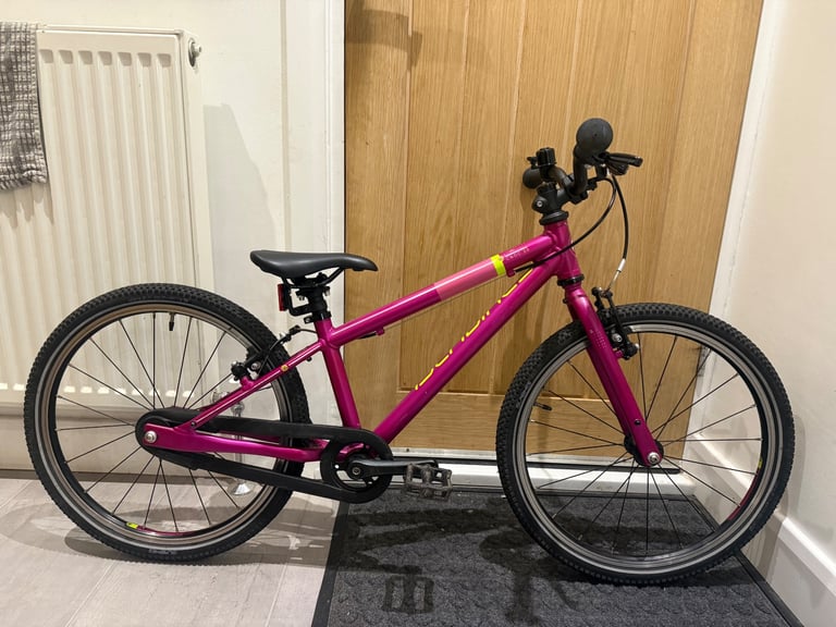 image for Childrens Islabike Cnoc 20 Hybrid Bike, Pink, Great Condition! 