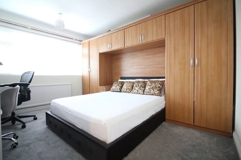 King size room available 