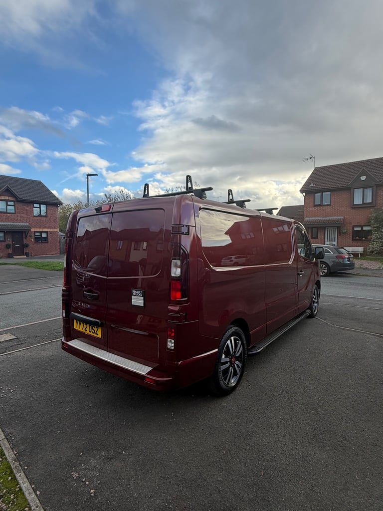 Renault Trucks Trafic , Exclusive Red edition Model 150 psi Automatic 