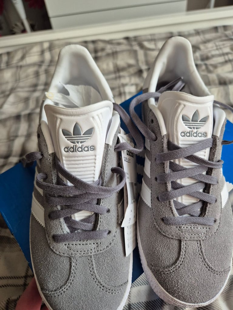 Brand new  size 2 junior adidas gazelle