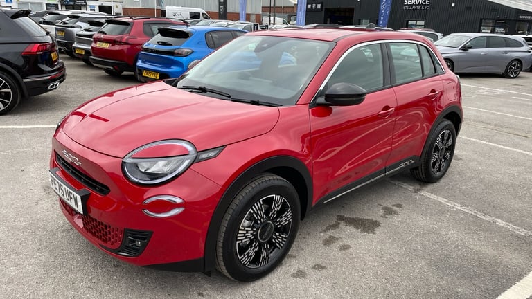 2025 Fiat 600 1.2 MHEV SUV 5dr Petrol Hybrid e-DCT Euro 6 (s/s) (100 ps) SUV Hybrid Automatic