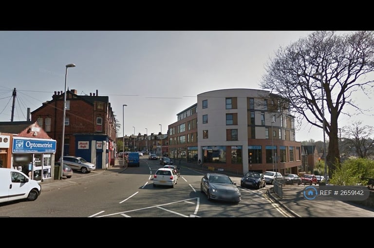 2 bedroom flat in Meanwood Road, Leeds, LS6 (2 bed) (#2659142)