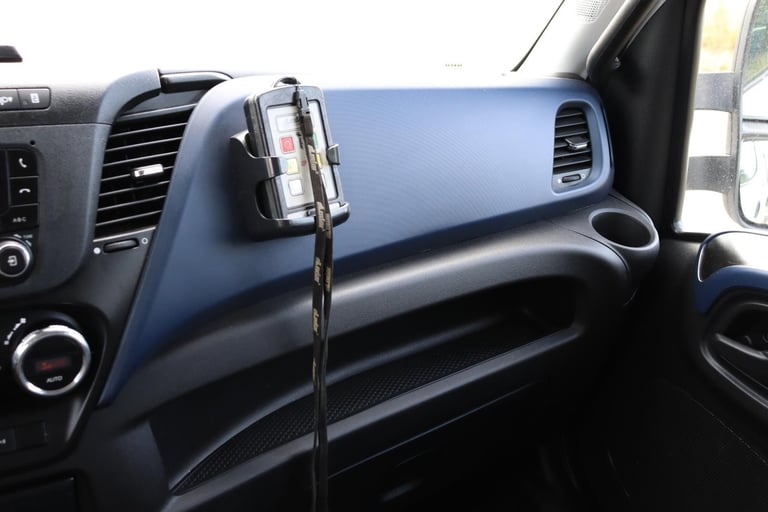 IVECO DAILY 70-180 DYSON SLIDE AND TILT RECOVERY L.H.D (2021)