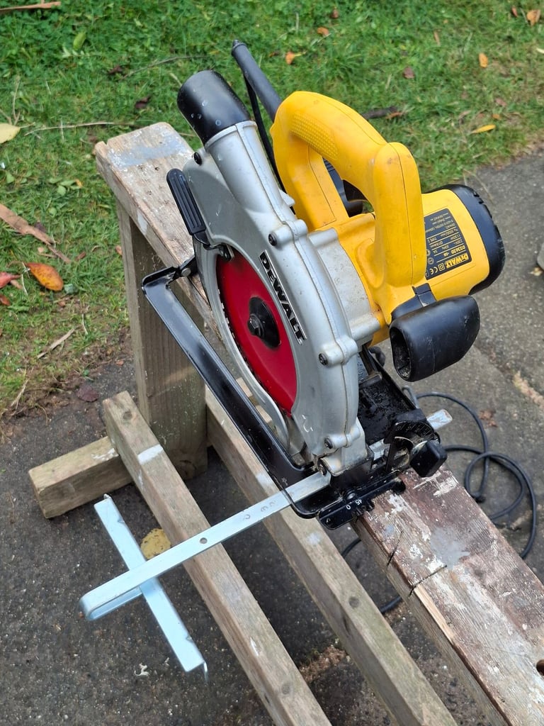 image for DeWALT 23620 circular saw