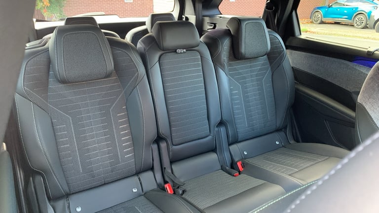 2025 Peugeot 5008 1.2 Hybrid 136 GT 5dr e-DSC6 HATCHBACK PETROL Automatic