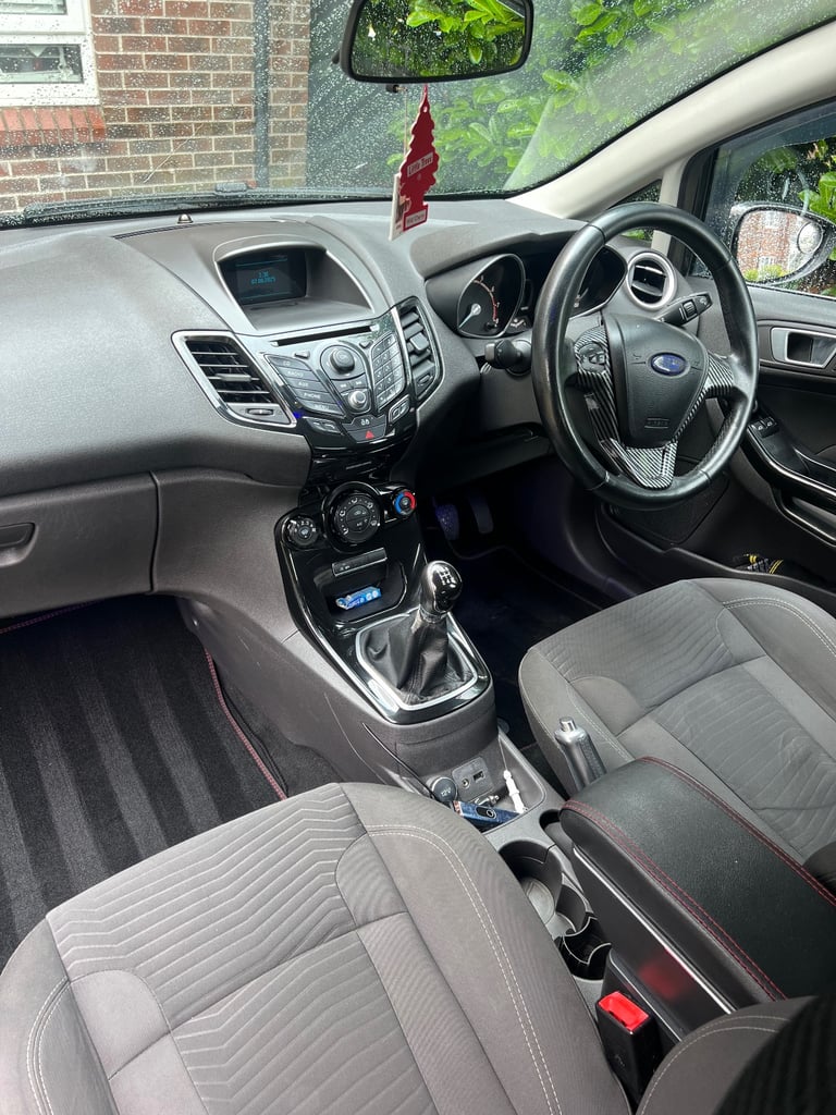 Ford, FIESTA, Hatchback, 2015, Manual, 998 (cc), 5 doors